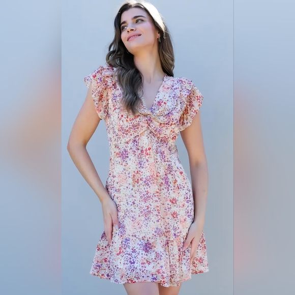 Dresses & Skirts - Floral Ruffle Sleeve Dress